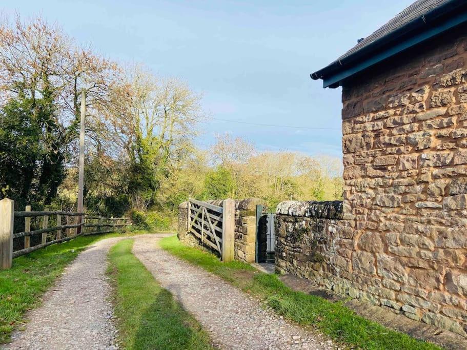 Welsh Newton Common The Mill Stylish Rural Apartment With Beautiful Views מראה חיצוני תמונה