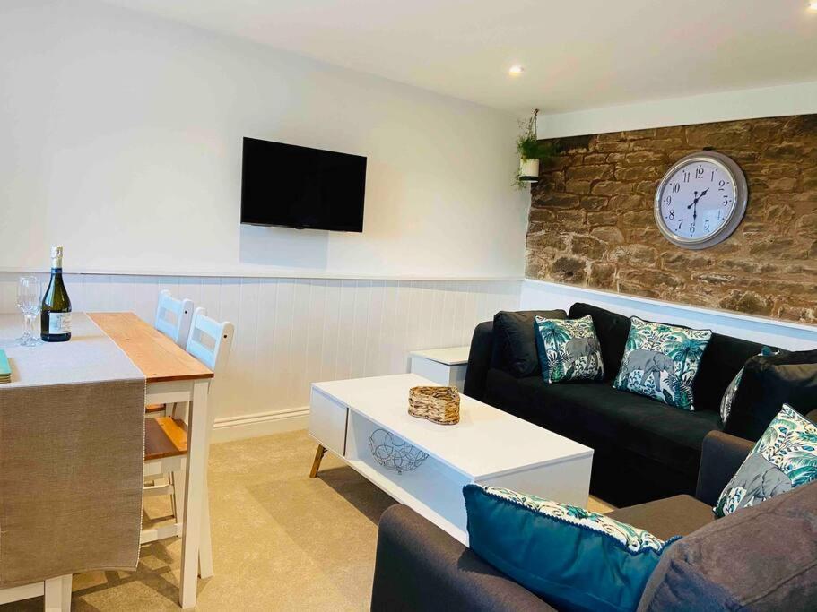 Welsh Newton Common The Mill Stylish Rural Apartment With Beautiful Views מראה חיצוני תמונה