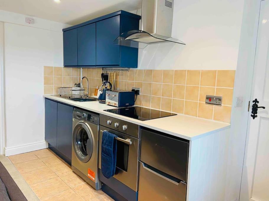 Welsh Newton Common The Mill Stylish Rural Apartment With Beautiful Views מראה חיצוני תמונה