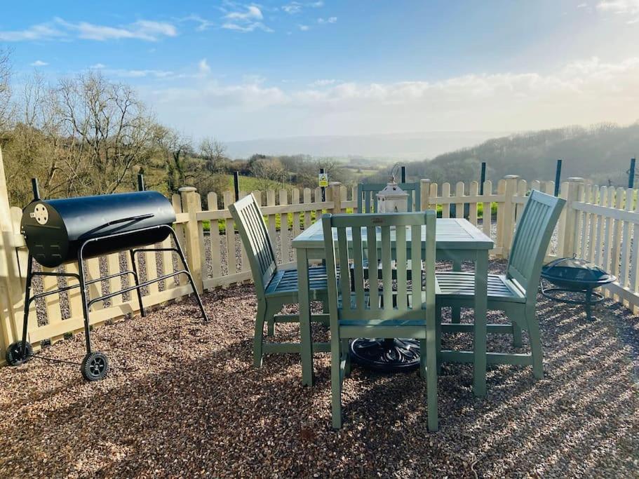 Welsh Newton Common The Mill Stylish Rural Apartment With Beautiful Views מראה חיצוני תמונה