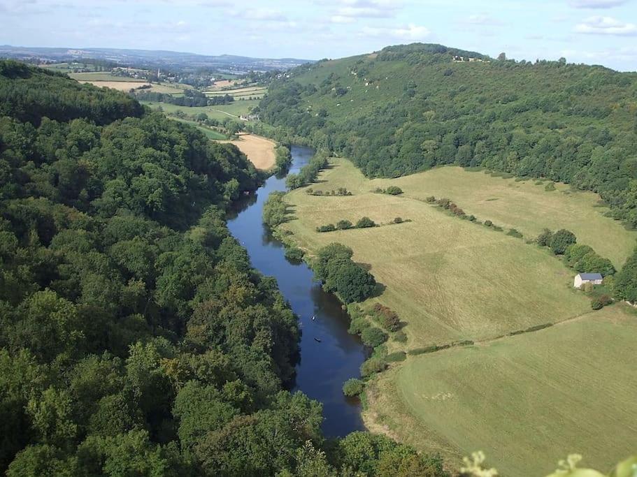 Welsh Newton Common The Mill Stylish Rural Apartment With Beautiful Views מראה חיצוני תמונה